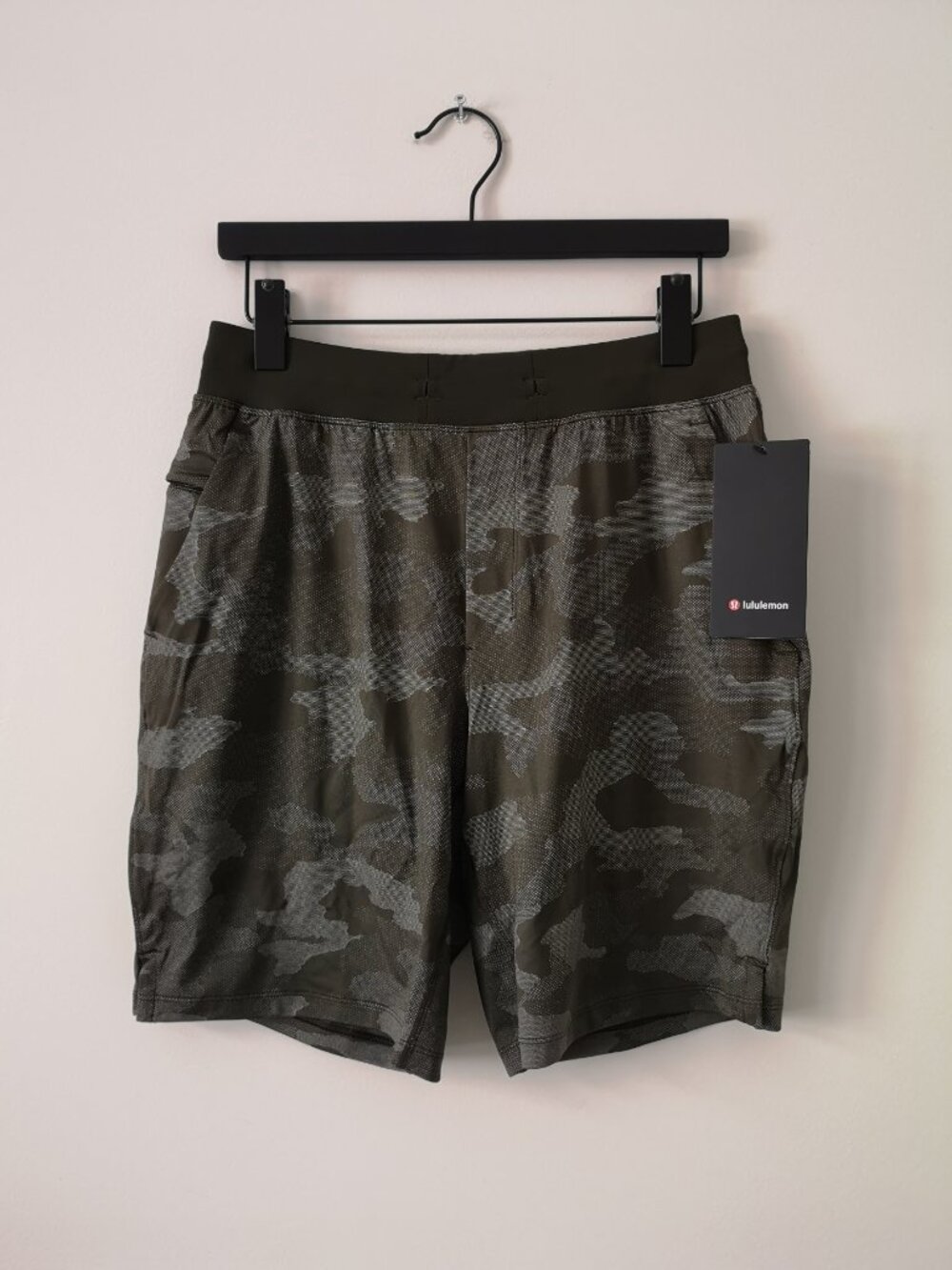 NWT LULULEMON VMCD Green Camo T.H.E. Shorts 9" Linerless Men's Medium
